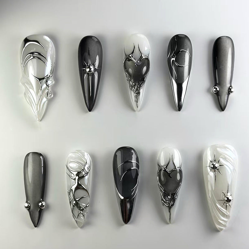 Faux ongles noirs effet œil de chat